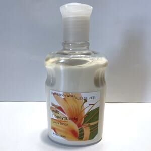 THE BODY SHOP Works Pleasures Rare Wild Honeysuckle Body Lotion